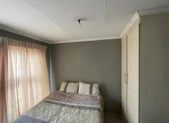 4 Bedroom Property for Sale in Lotus Gardens Gauteng