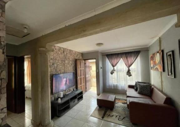4 Bedroom Property for Sale in Lotus Gardens Gauteng