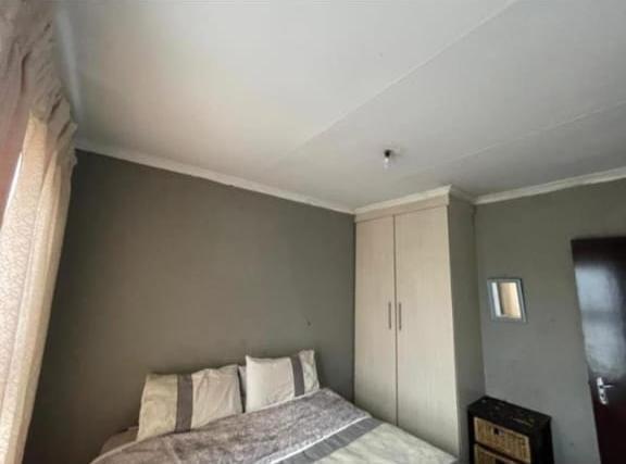 4 Bedroom Property for Sale in Lotus Gardens Gauteng