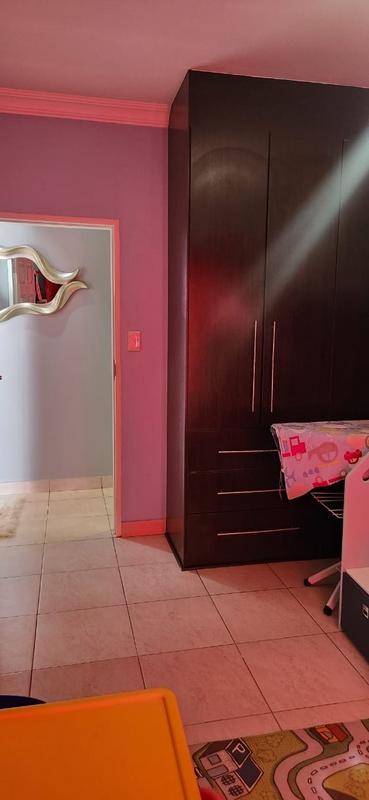 4 Bedroom Property for Sale in Raslouw Manor Gauteng
