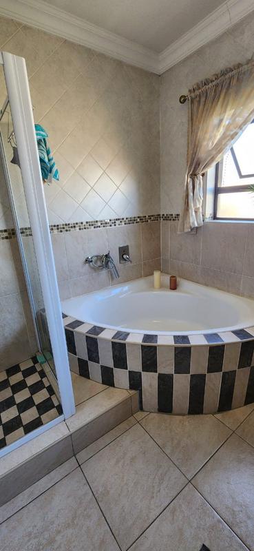 4 Bedroom Property for Sale in Raslouw Manor Gauteng