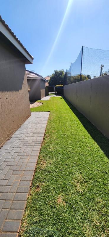 4 Bedroom Property for Sale in Raslouw Manor Gauteng