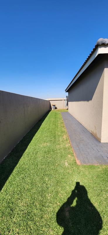 4 Bedroom Property for Sale in Raslouw Manor Gauteng