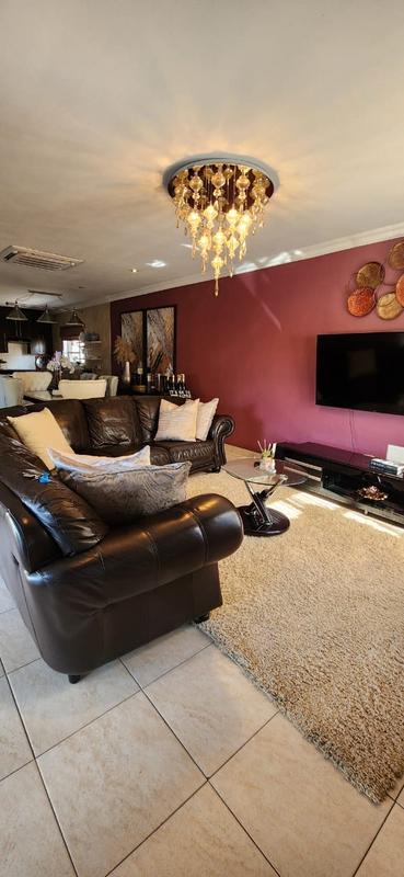 4 Bedroom Property for Sale in Raslouw Manor Gauteng