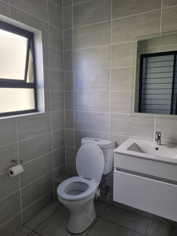 2 Bedroom Property for Sale in Waterfall Gauteng