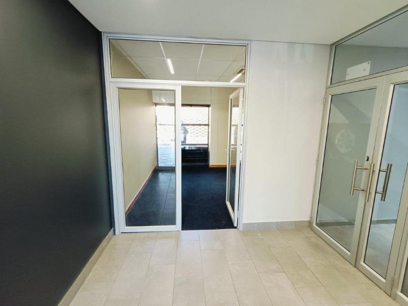 To Let commercial Property for Rent in Strubensvallei Gauteng