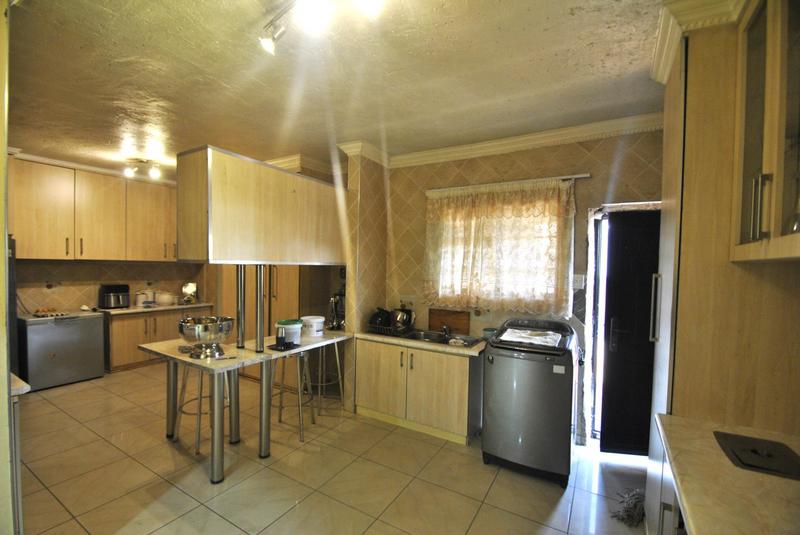 4 Bedroom Property for Sale in Dawn Park Gauteng