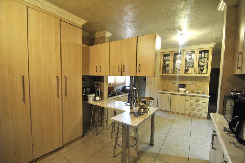 4 Bedroom Property for Sale in Dawn Park Gauteng