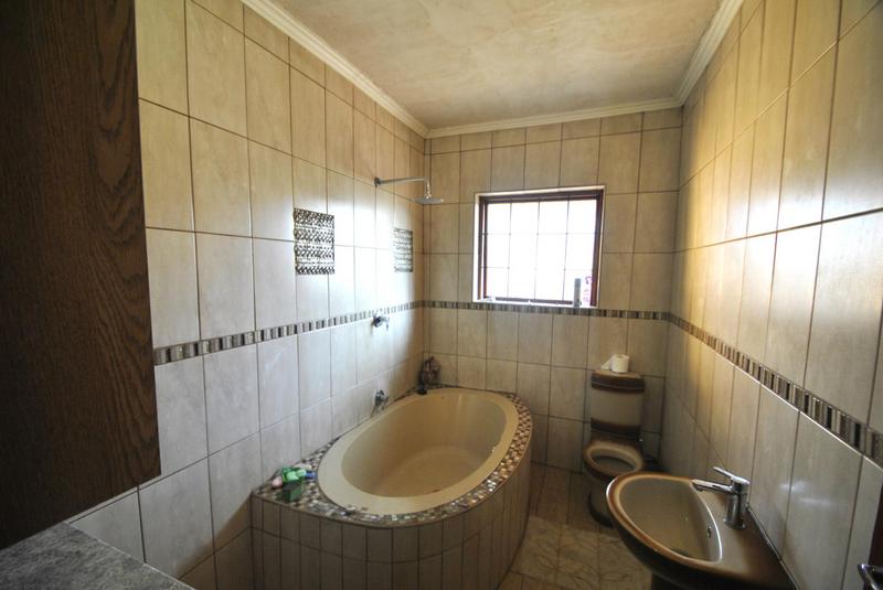 4 Bedroom Property for Sale in Dawn Park Gauteng