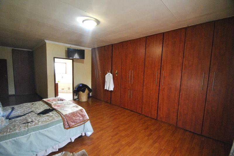 4 Bedroom Property for Sale in Dawn Park Gauteng