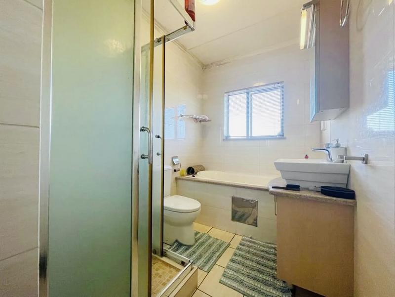2 Bedroom Property for Sale in Noordwyk Gauteng