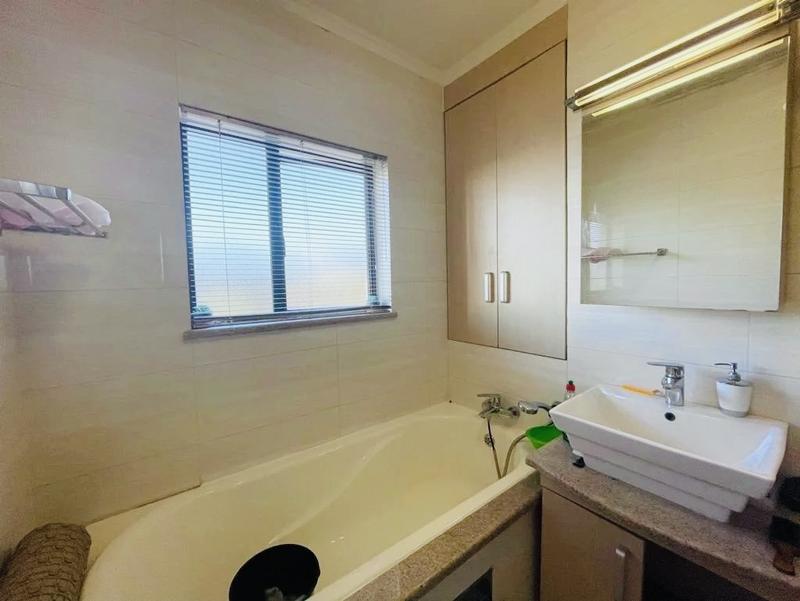 2 Bedroom Property for Sale in Noordwyk Gauteng