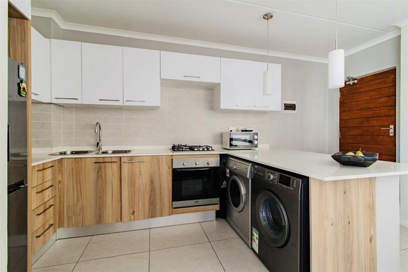 1 Bedroom Property for Sale in Edenvale Gauteng