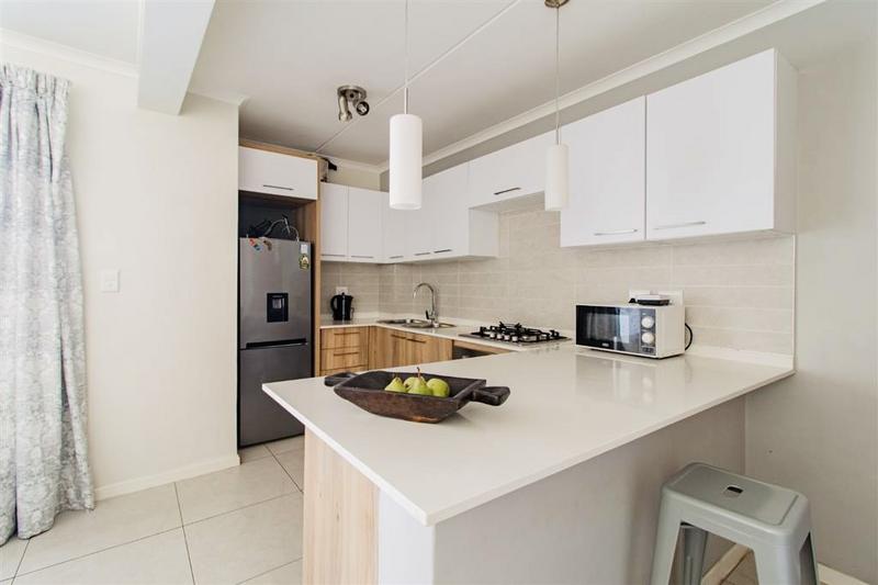 1 Bedroom Property for Sale in Edenvale Gauteng