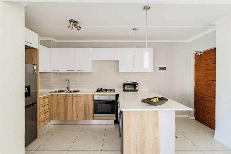 1 Bedroom Property for Sale in Edenvale Gauteng