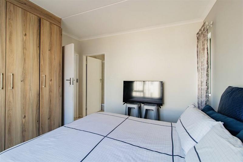 1 Bedroom Property for Sale in Edenvale Gauteng