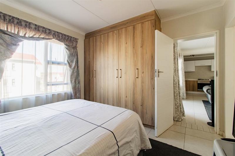 1 Bedroom Property for Sale in Edenvale Gauteng
