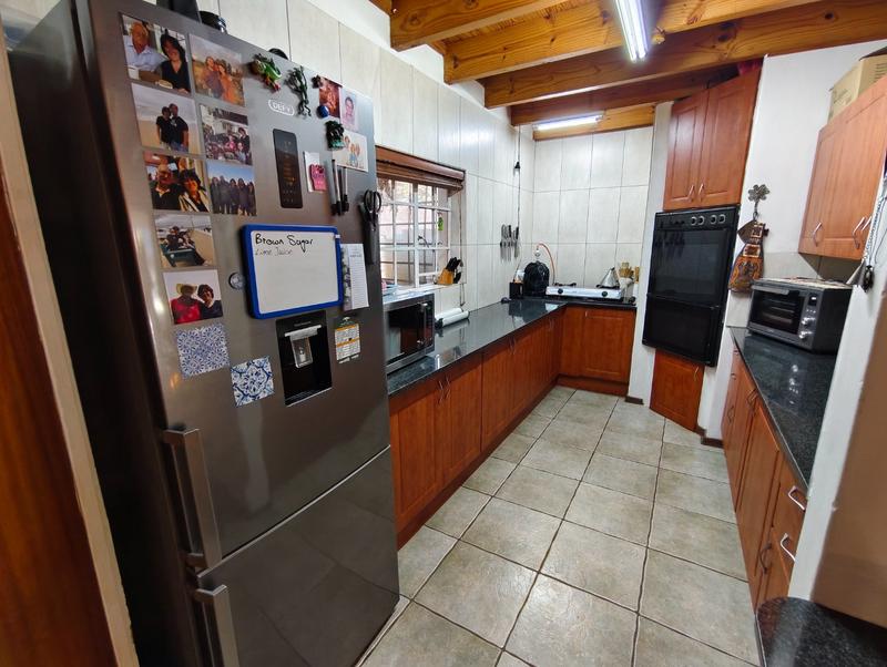 5 Bedroom Property for Sale in Doornpoort Gauteng