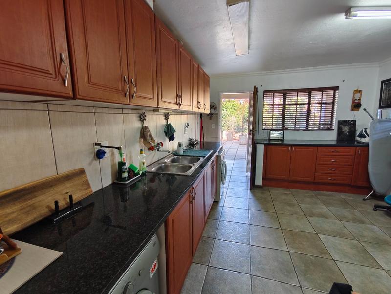 5 Bedroom Property for Sale in Doornpoort Gauteng