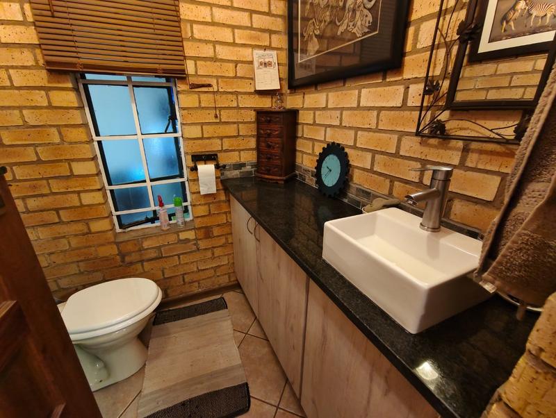 5 Bedroom Property for Sale in Doornpoort Gauteng