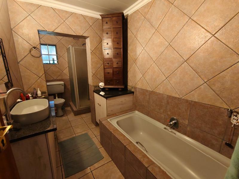 5 Bedroom Property for Sale in Doornpoort Gauteng