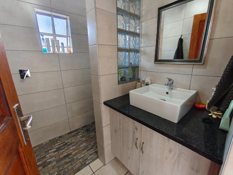5 Bedroom Property for Sale in Doornpoort Gauteng
