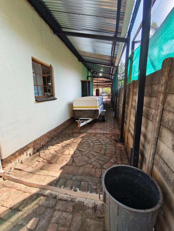 5 Bedroom Property for Sale in Doornpoort Gauteng