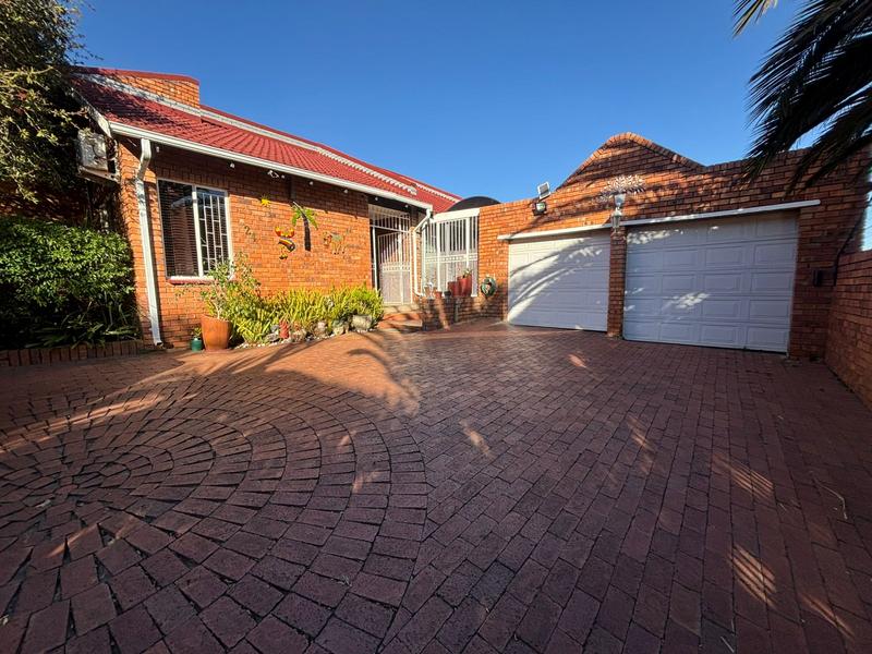 3 Bedroom Property for Sale in Bergbron Gauteng
