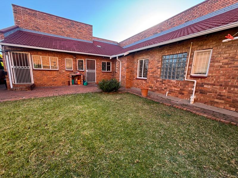 3 Bedroom Property for Sale in Bergbron Gauteng