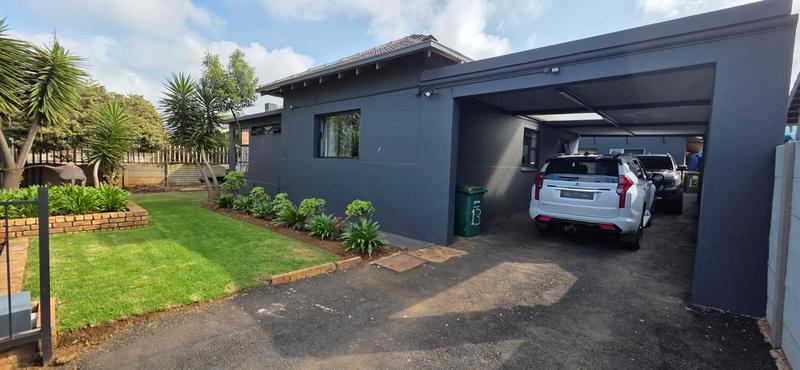 5 Bedroom Property for Sale in Florentia Gauteng