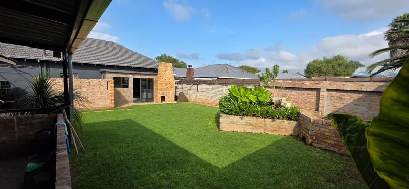 5 Bedroom Property for Sale in Florentia Gauteng