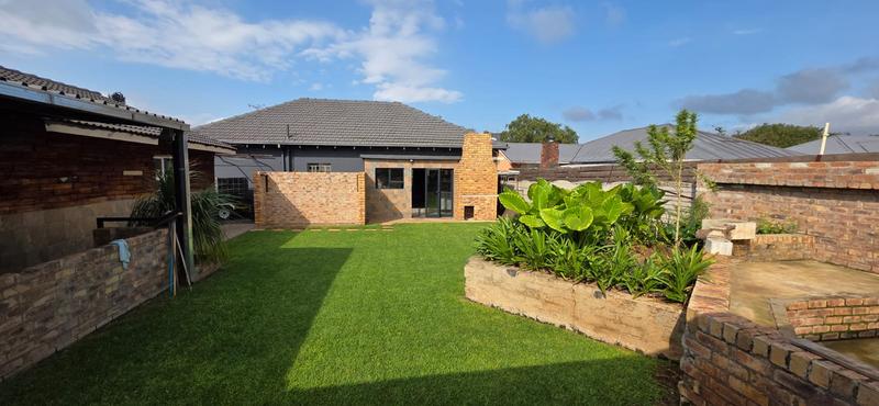 5 Bedroom Property for Sale in Florentia Gauteng