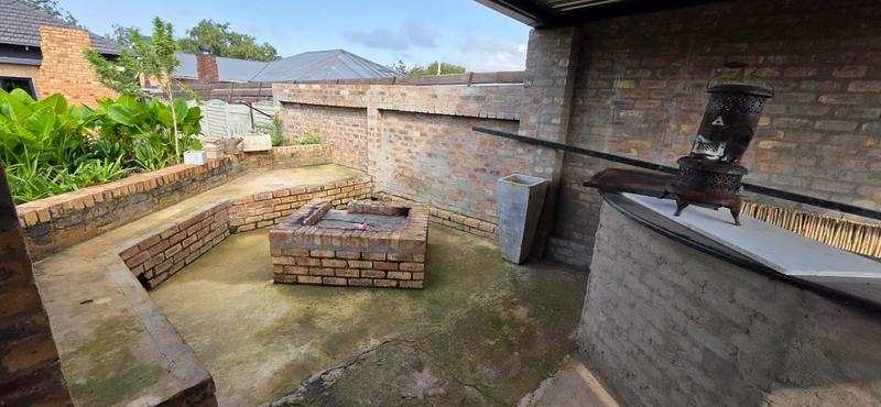 5 Bedroom Property for Sale in Florentia Gauteng