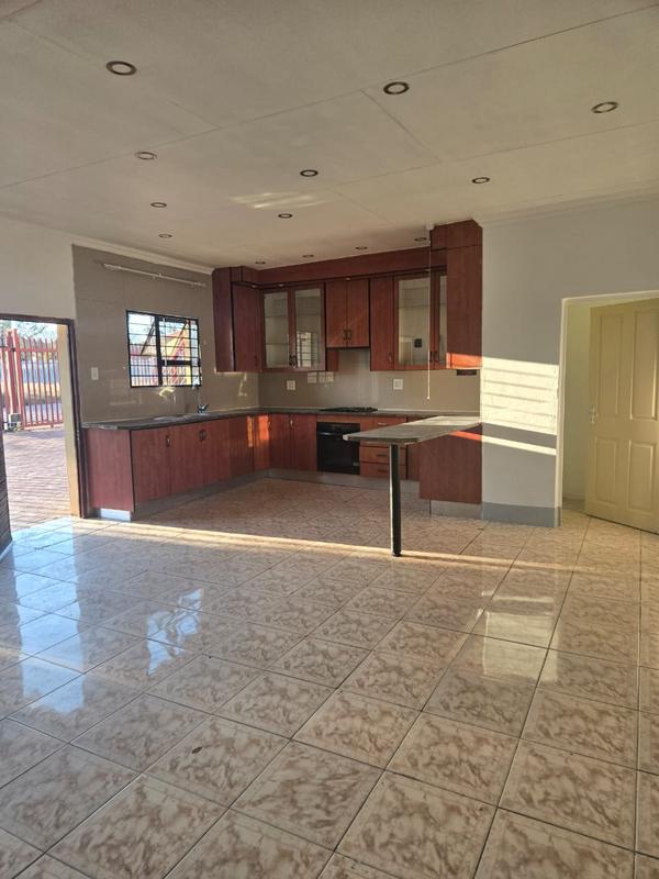 To Let 3 Bedroom Property for Rent in Erasmia Gauteng