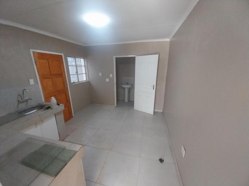 To Let 1 Bedroom Property for Rent in Laudium Gauteng