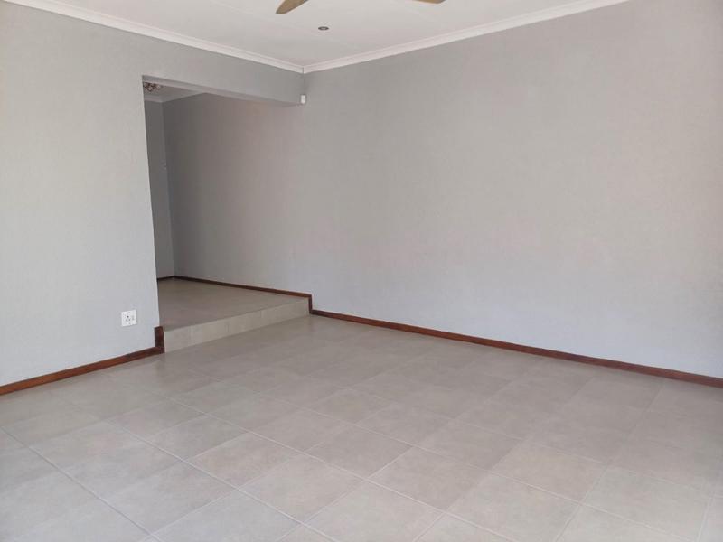 3 Bedroom Property for Sale in Roodekrans Gauteng