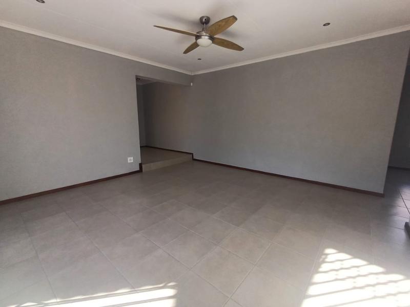 3 Bedroom Property for Sale in Roodekrans Gauteng