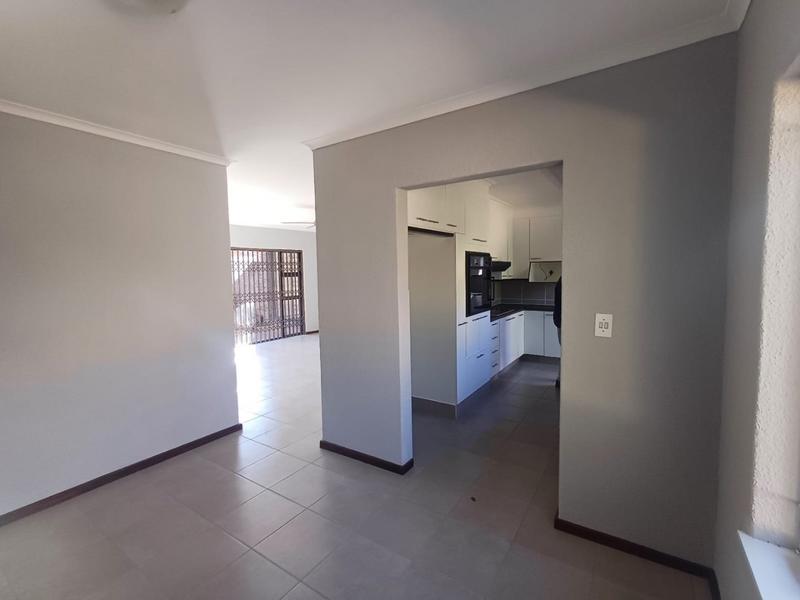 3 Bedroom Property for Sale in Roodekrans Gauteng
