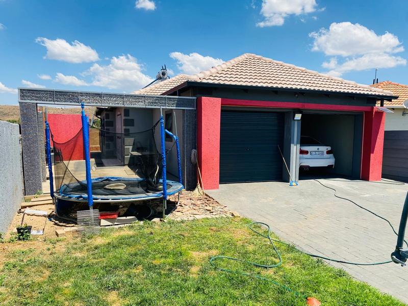 3 Bedroom Property for Sale in Kirkney Gauteng