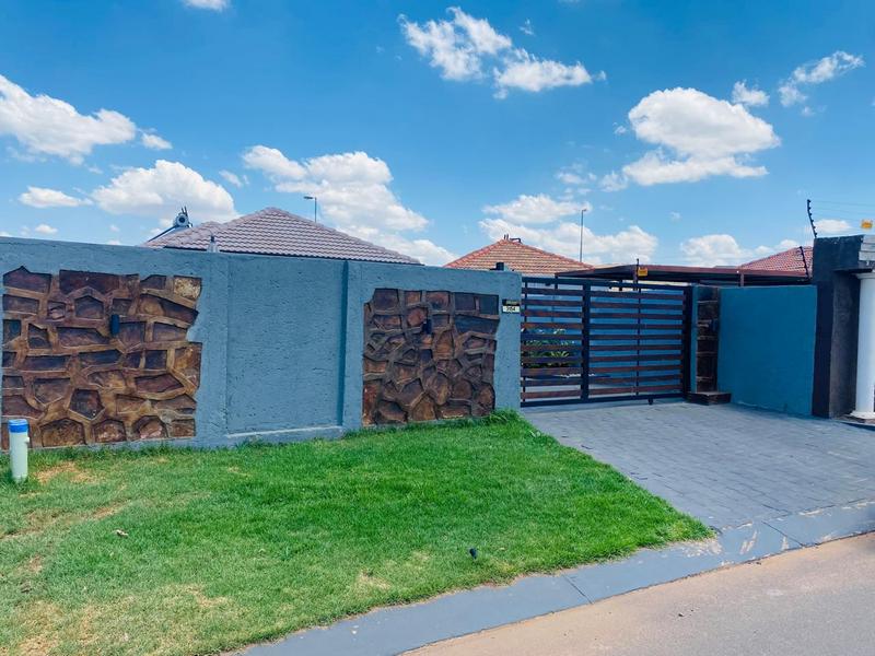 3 Bedroom Property for Sale in Kirkney Gauteng