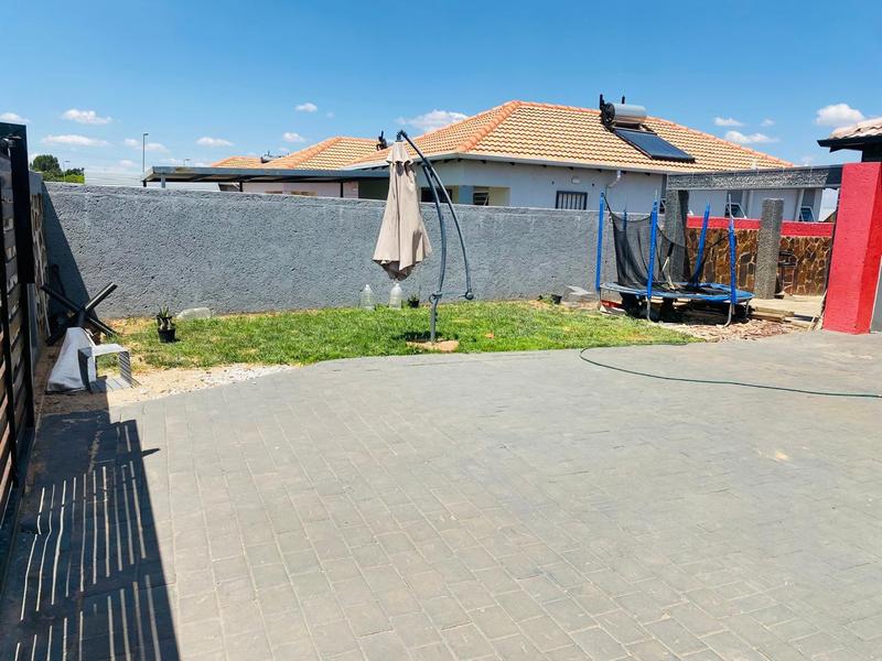 3 Bedroom Property for Sale in Kirkney Gauteng