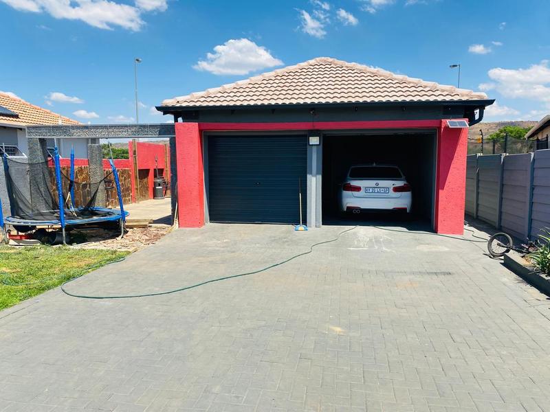 3 Bedroom Property for Sale in Kirkney Gauteng