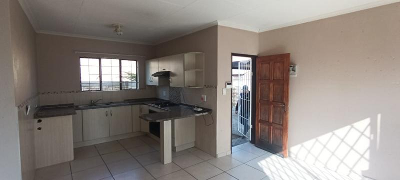 2 Bedroom Property for Sale in Greenhills Gauteng