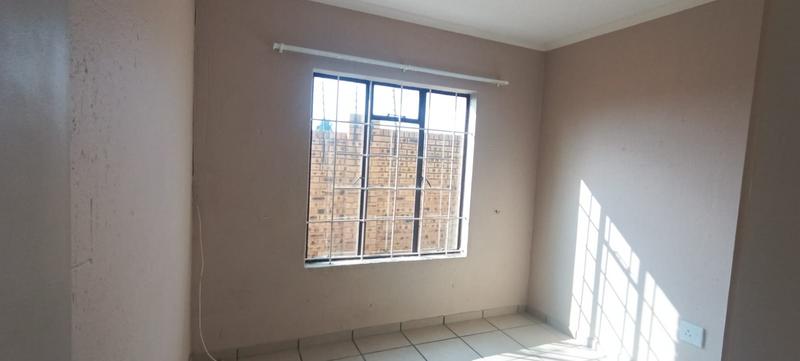 2 Bedroom Property for Sale in Greenhills Gauteng