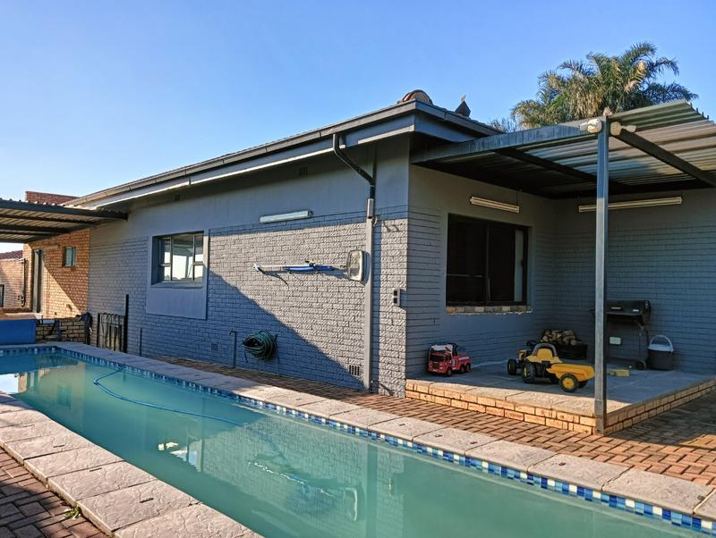 To Let commercial Property for Rent in Monument Gauteng