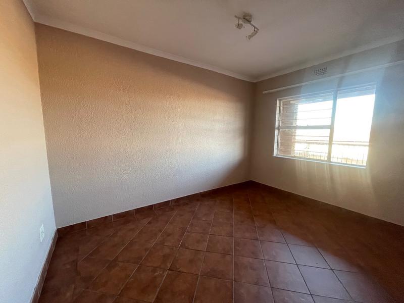 To Let 2 Bedroom Property for Rent in Noordheuwel Gauteng