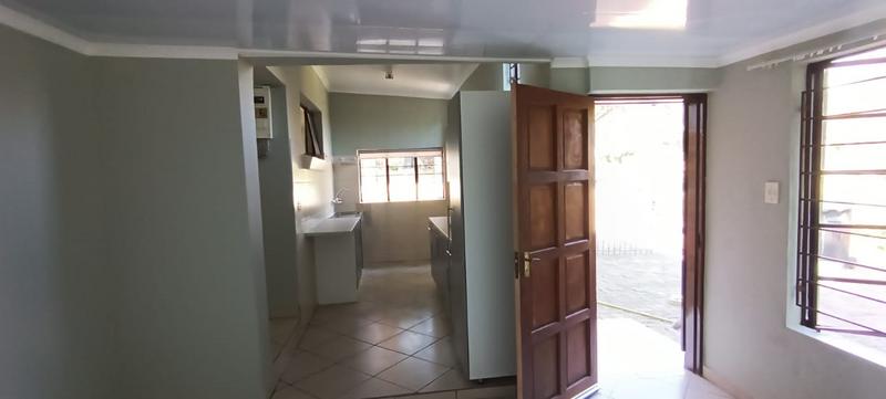 To Let 2 Bedroom Property for Rent in Poortview Gauteng