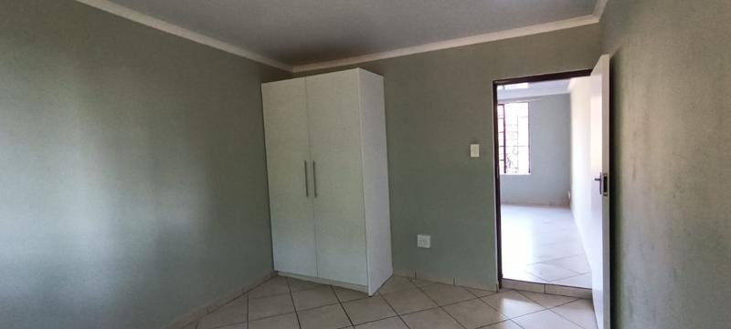 To Let 2 Bedroom Property for Rent in Poortview Gauteng