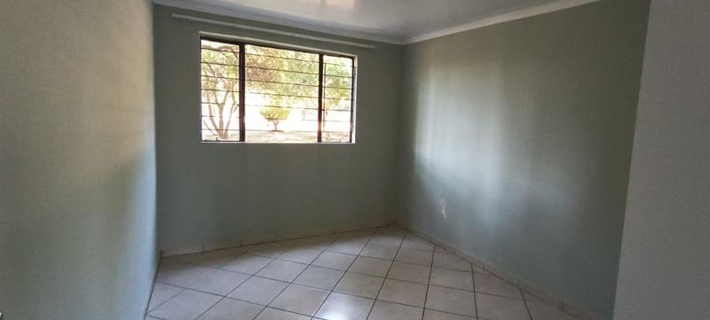 To Let 2 Bedroom Property for Rent in Poortview Gauteng