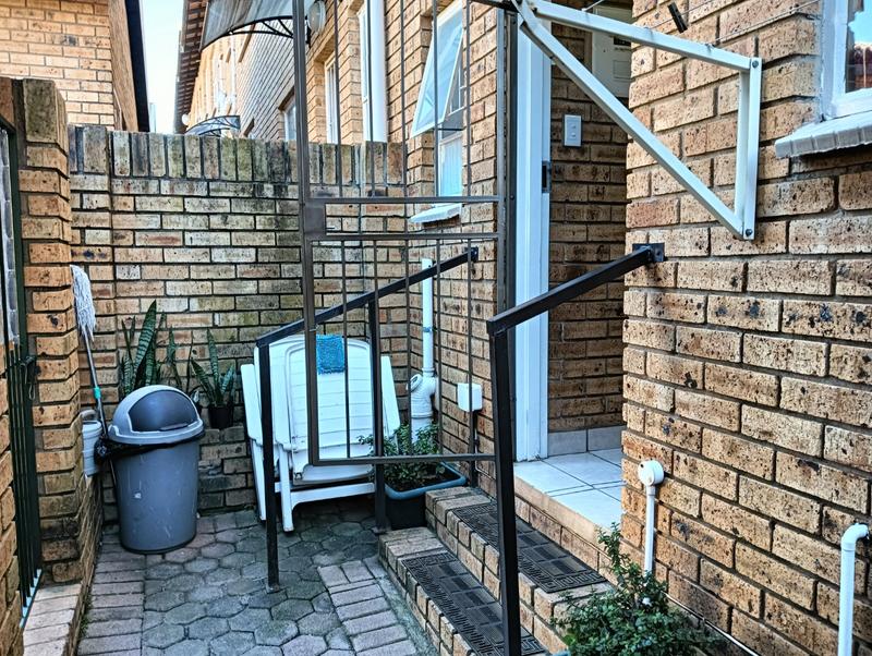To Let 2 Bedroom Property for Rent in Rangeview Gauteng